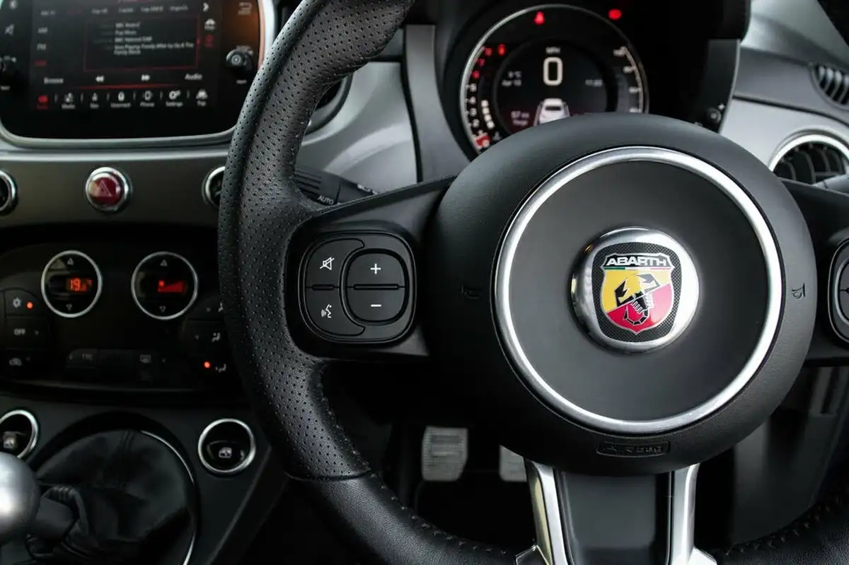 2021-abarth-595-14-tjet-turismo-big-18