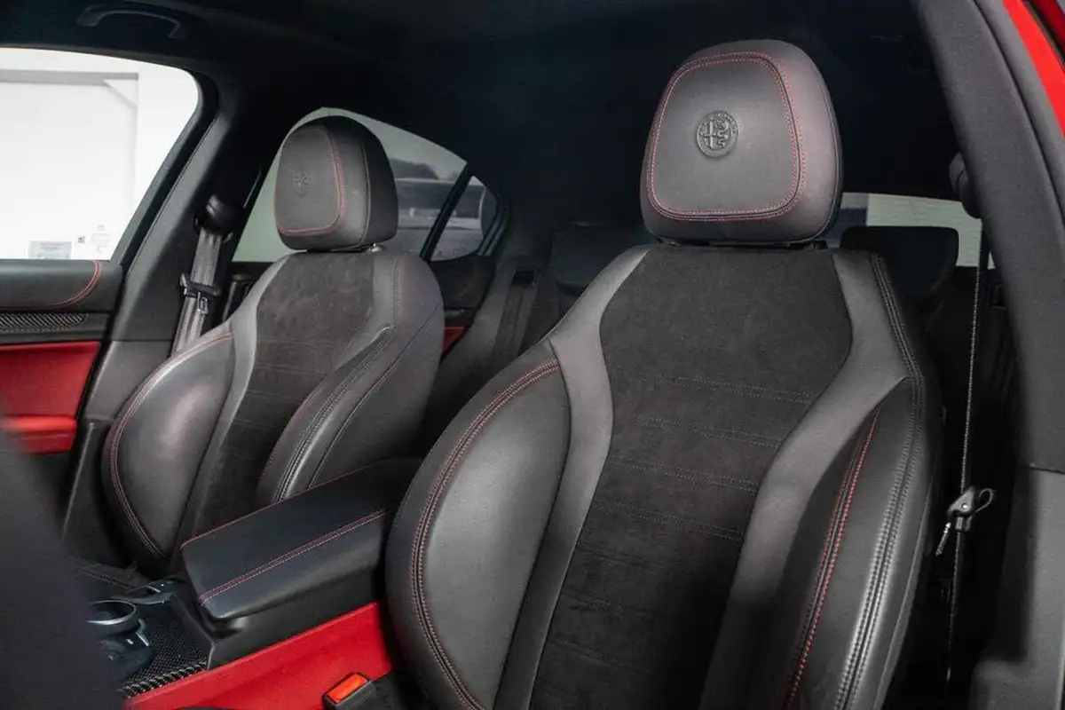 2018-alfa-romeo-stelvio-29-biturbo-quadrifoglio-big-11