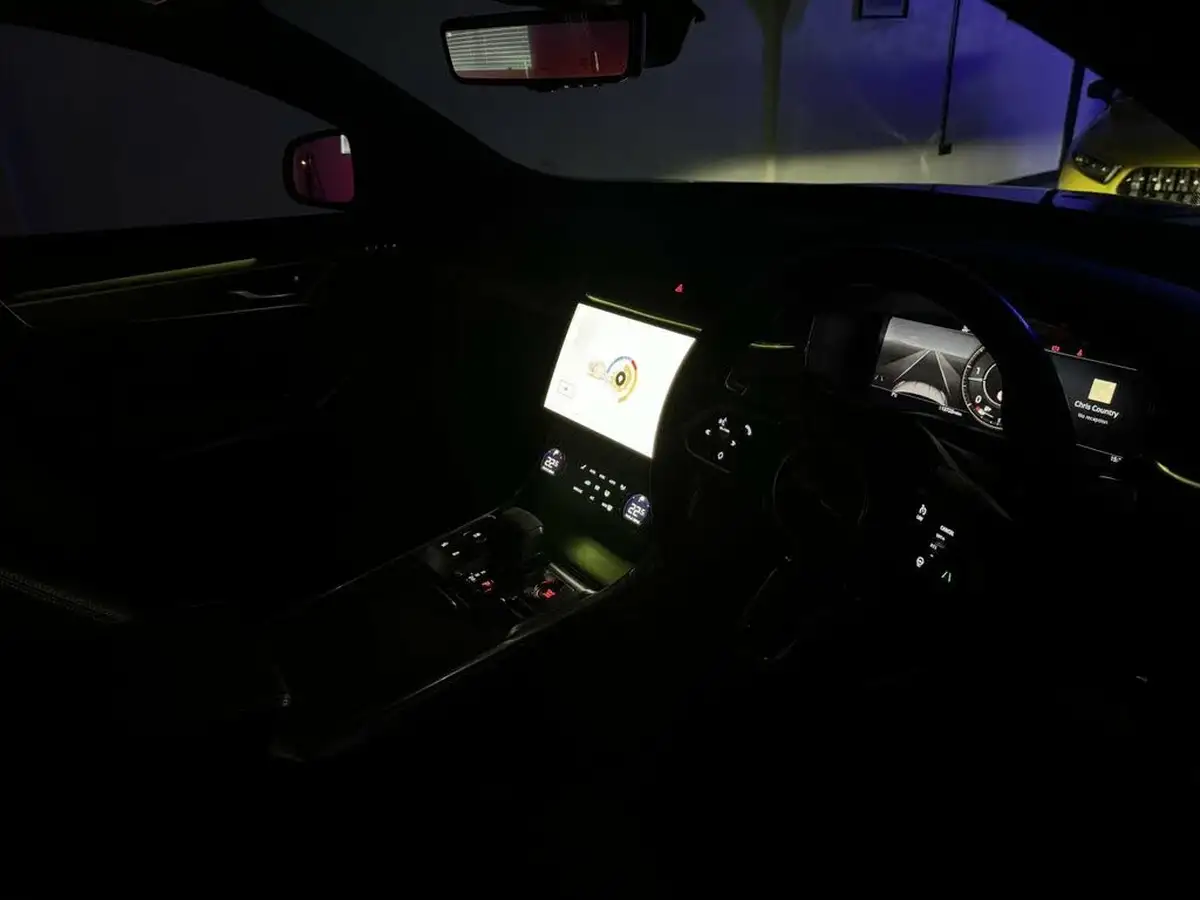 2020-jaguar-xf-20-d200-r-dynamic-se-rwd-saloon-4d-big-30