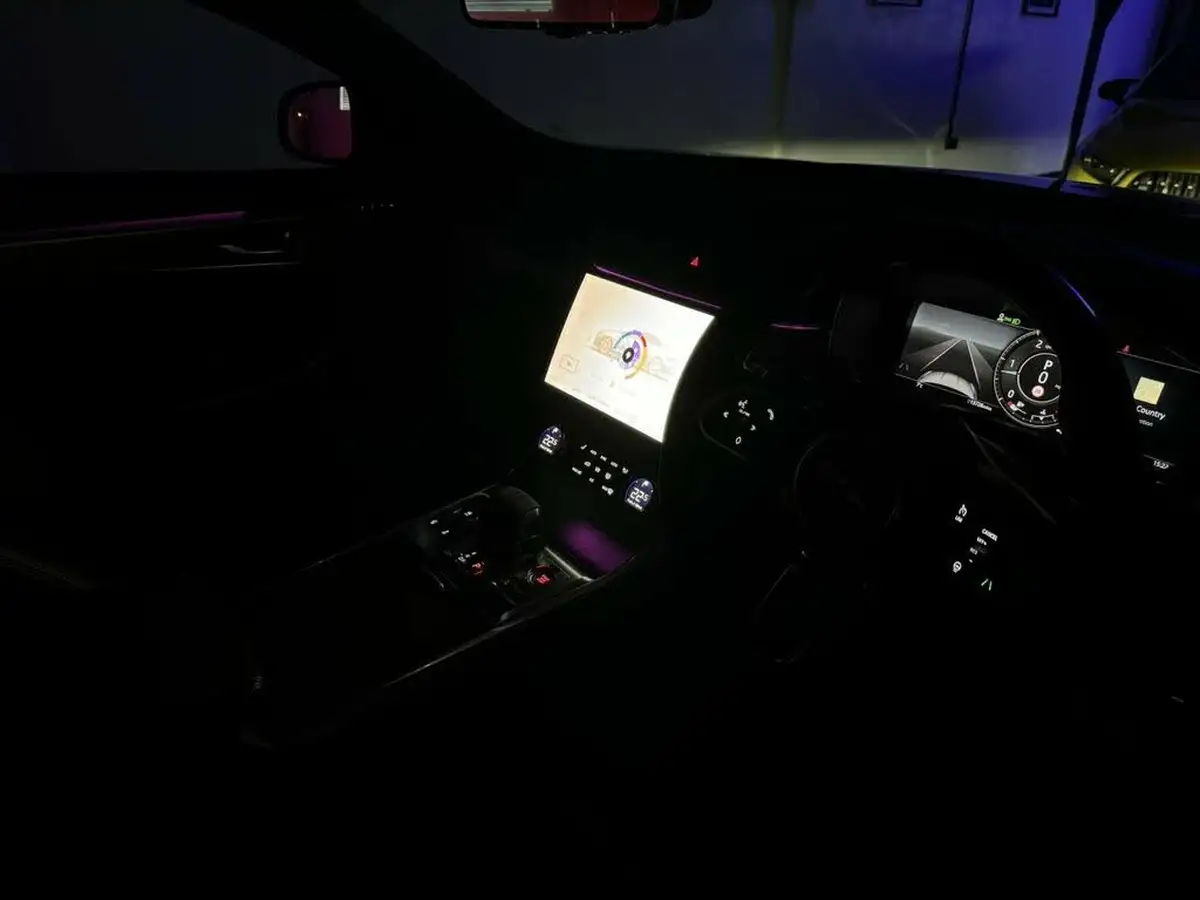 2020-jaguar-xf-20-d200-r-dynamic-se-rwd-saloon-4d-big-26