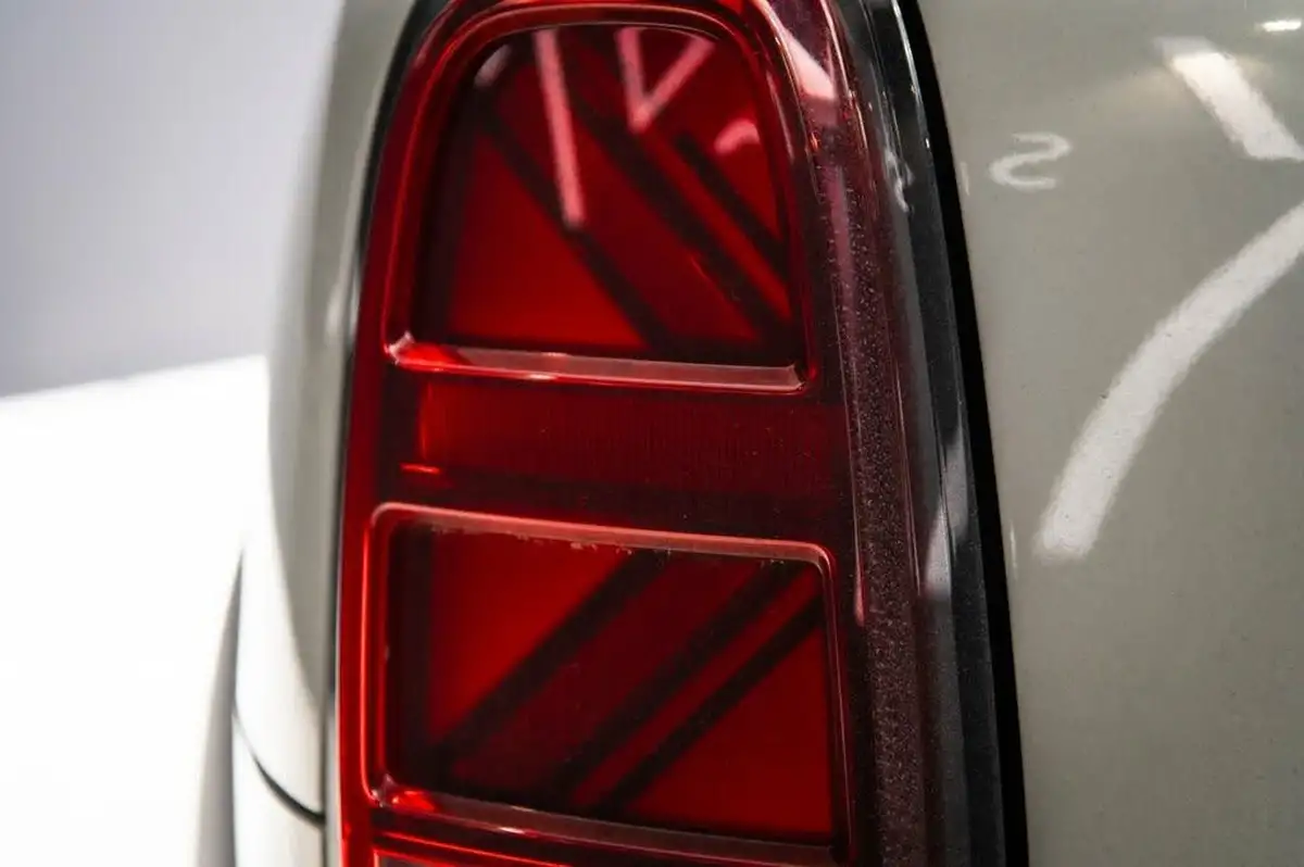 2022-mini-countryman-20-john-cooper-works-premium-big-54