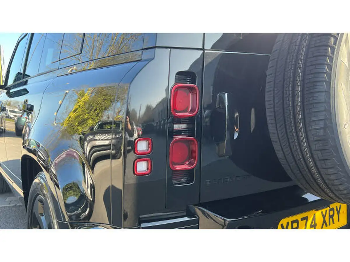 2024-land-rover-110-defender-30-d350-x-dynamic-se-big-18