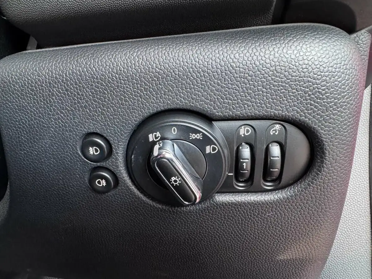 2019-mini-cooper-15-cooper-classic-hatchback-5d-big-38