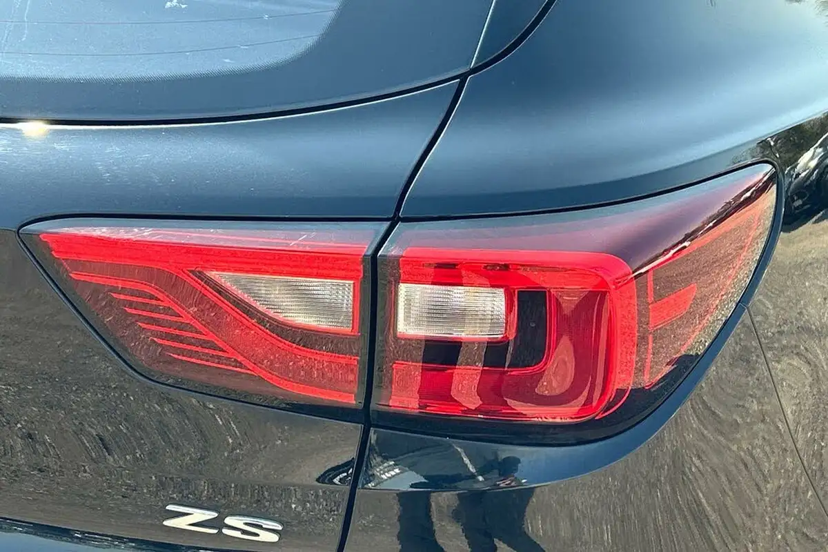2018-mg-zs-suv-15-vti-tech-exclusive-big-26