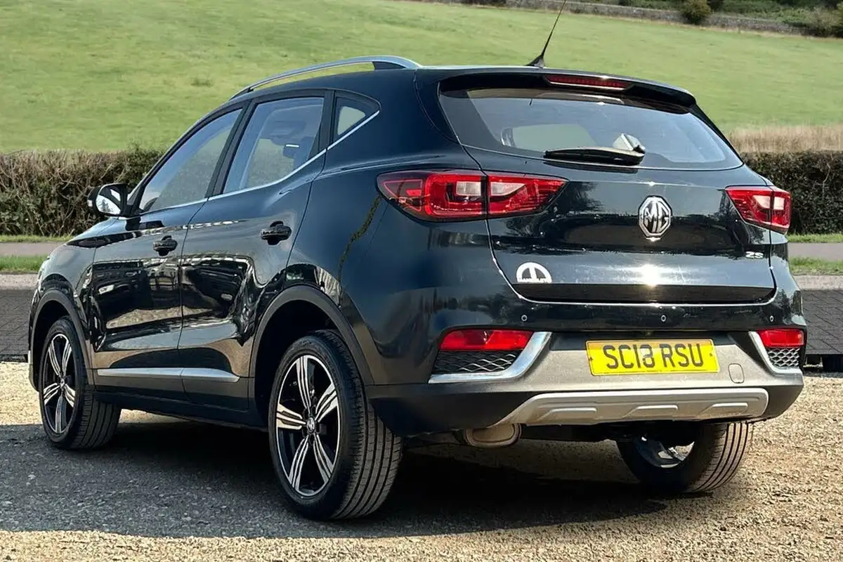 2018-mg-zs-suv-15-vti-tech-exclusive-big-2