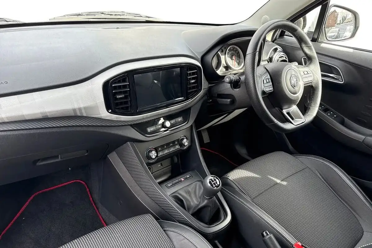 2022-mg-mg3-15-vti-tech-exclusive-nav-big-8