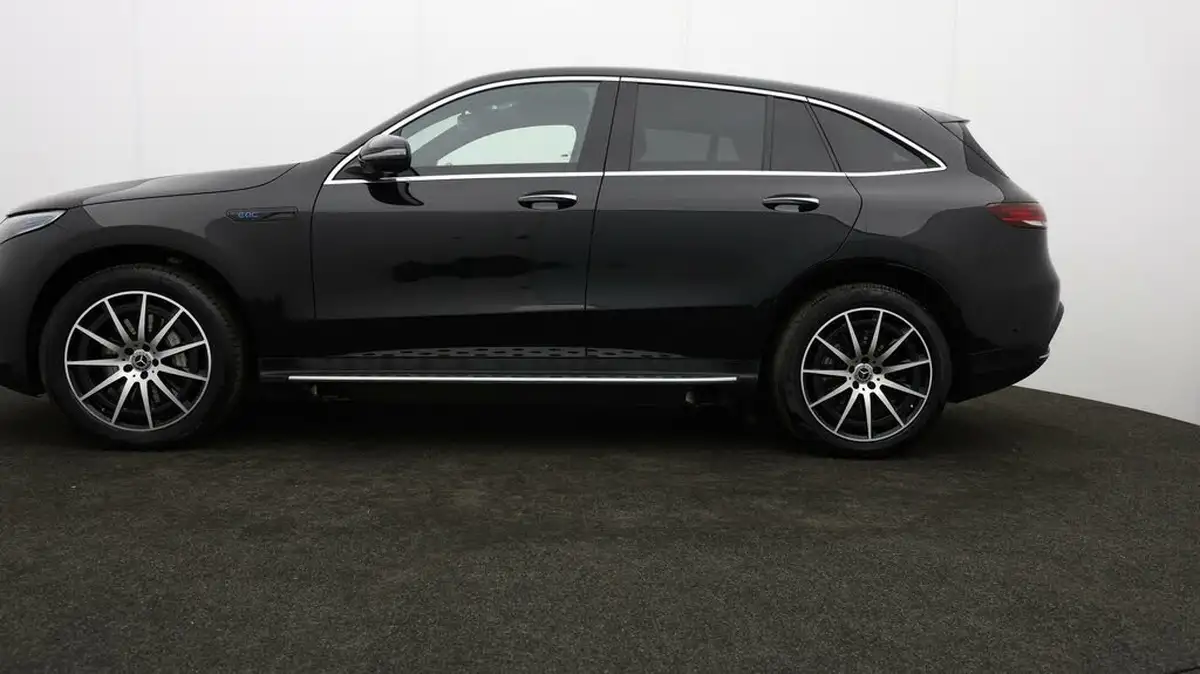2022-mercedes-benz-eqc-e-eqc-400-amg-line-big-3