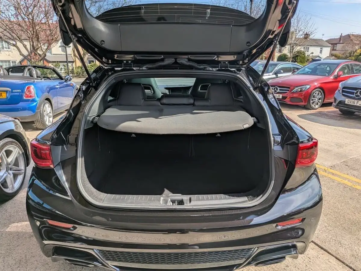 2017-infiniti-q30-20-sport-dct-big-25