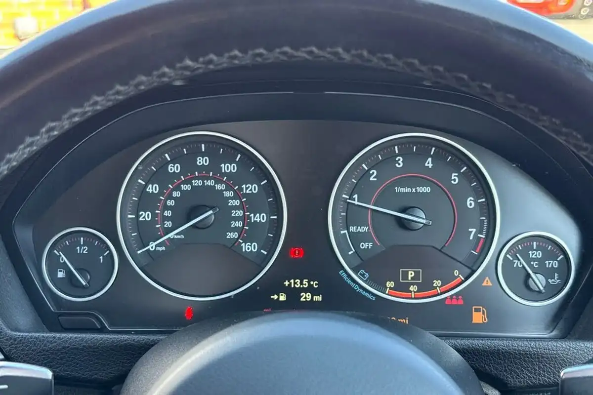 2018-bmw-3-series-20-320i-m-sport-shadow-edition-saloon-4d-auto-big-39