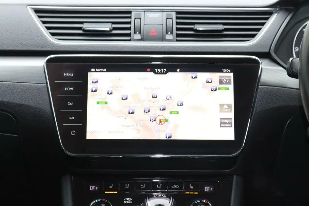 2019-skoda-superb-20tdi-se-l-executive-150ps-estate-dsg-big-8