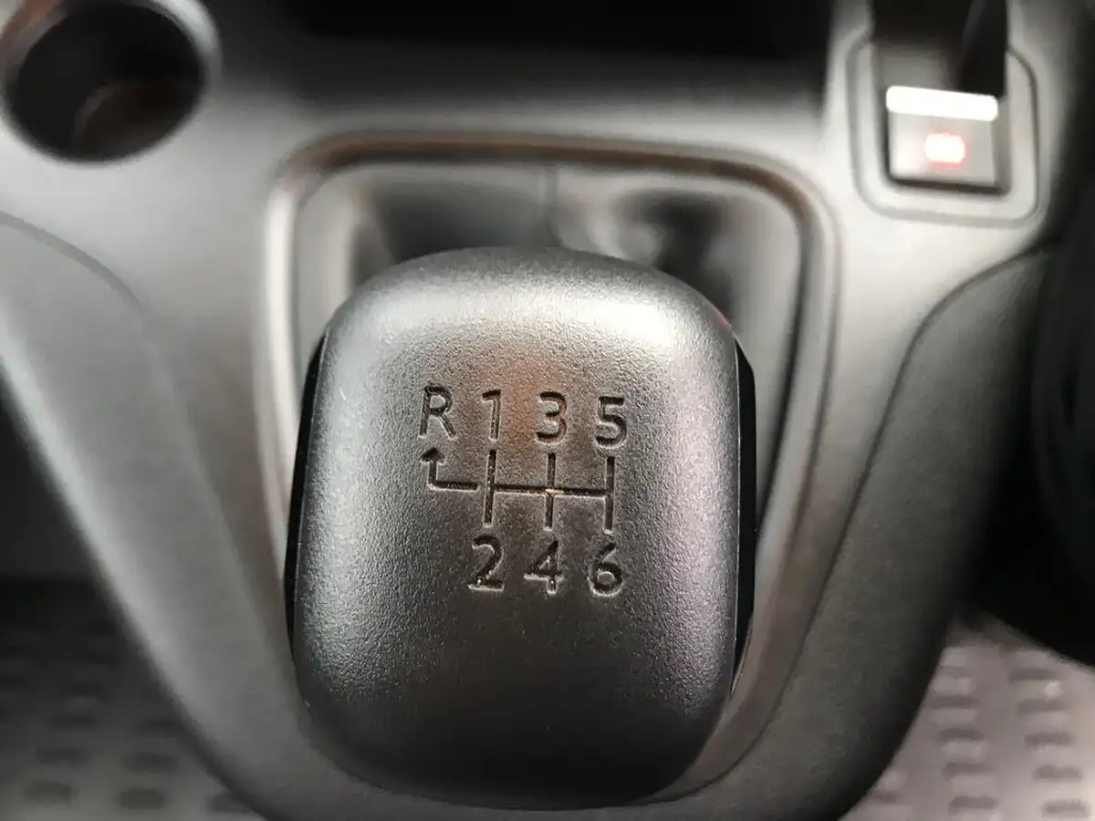 2023-peugeot-partner-15-bluehdi-1000-professional-premium-100pseu6d-big-15