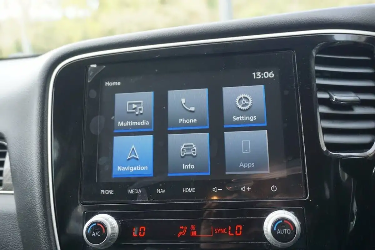 2019-mitsubishi-outlander-20-exceed-big-11