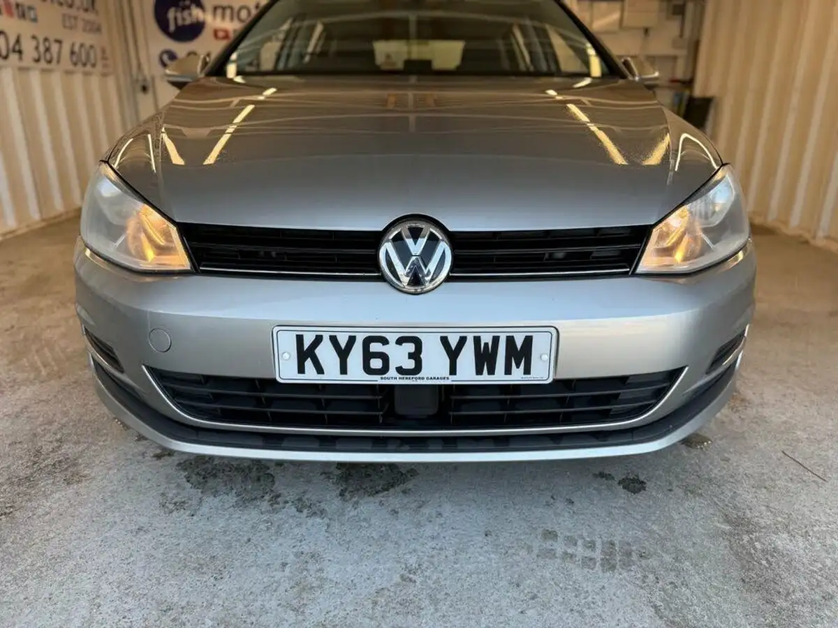 2013-volkswagen-golf-20tdi-se-ss-hatchback-5d-big-27