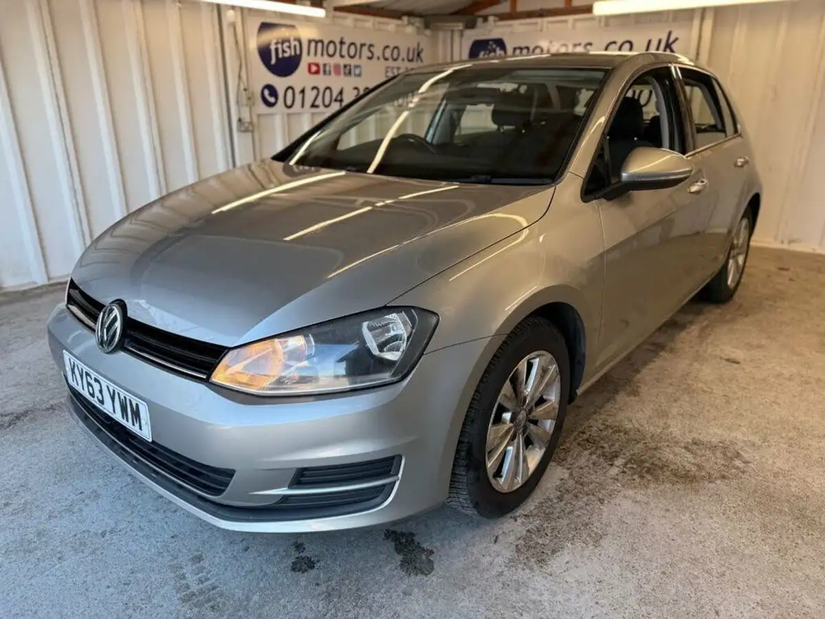 2013-volkswagen-golf-20tdi-se-ss-hatchback-5d-big-5
