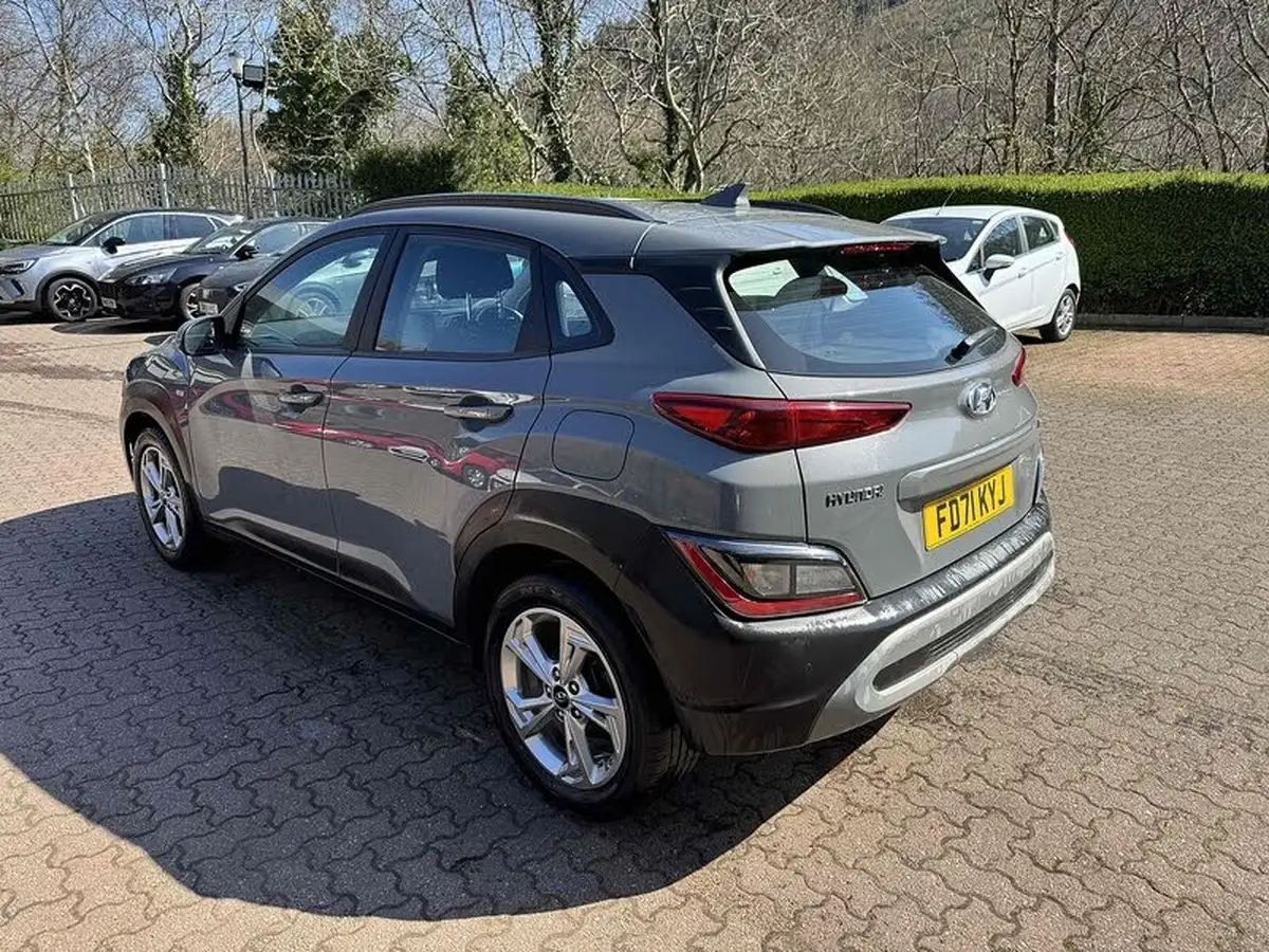 2022-hyundai-kona-10-t-gdi-se-connect-big-1