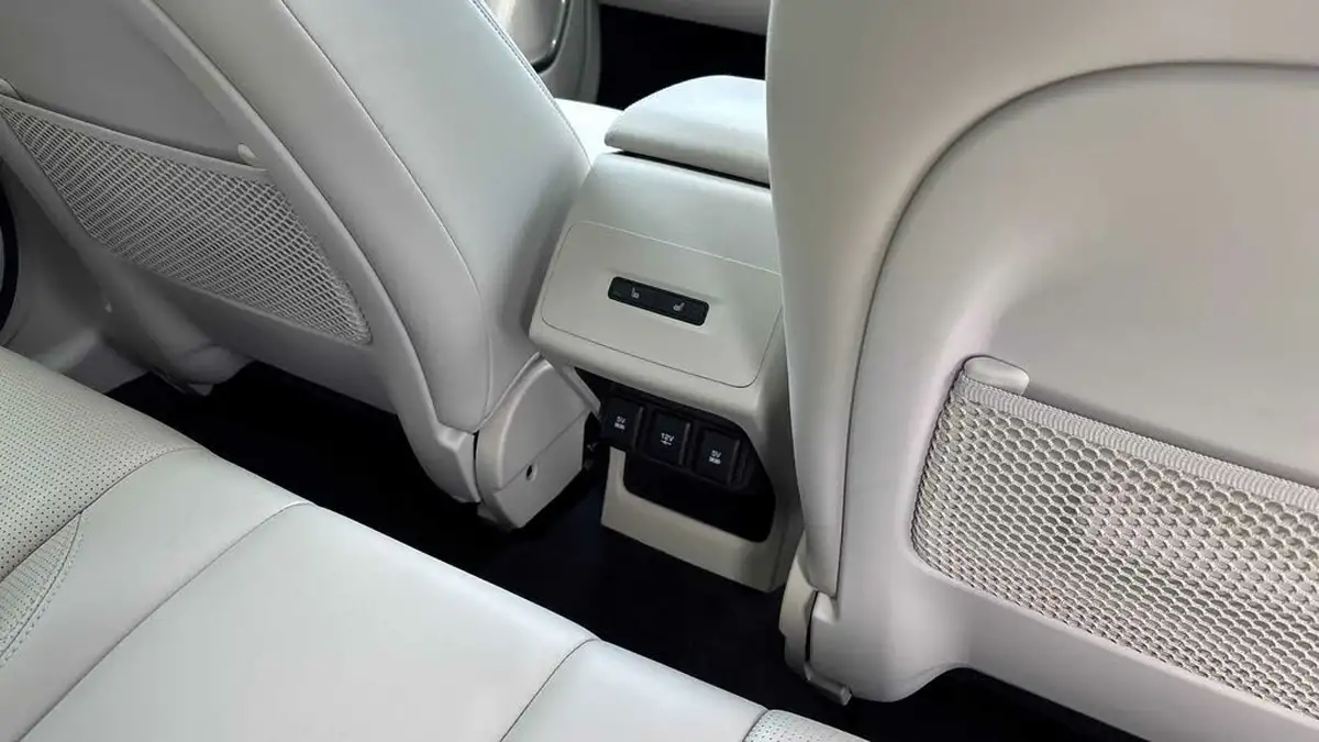 2023-jaguar-i-pace-ev400-hse-black-big-17