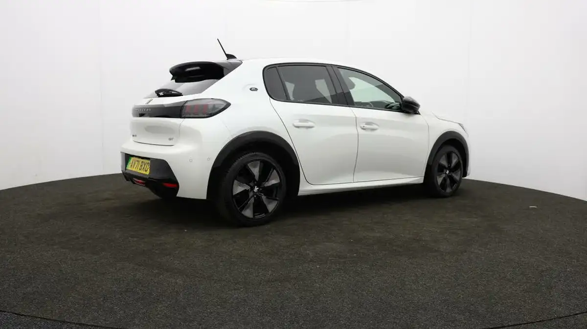 2021-peugeot-208-e-gt-premium-big-27