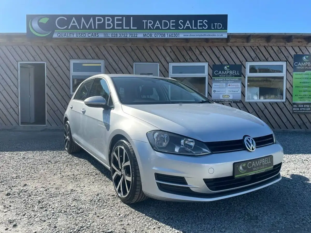2014-volkswagen-golf-16tdi-se-ss-hatchback-5d-big-0