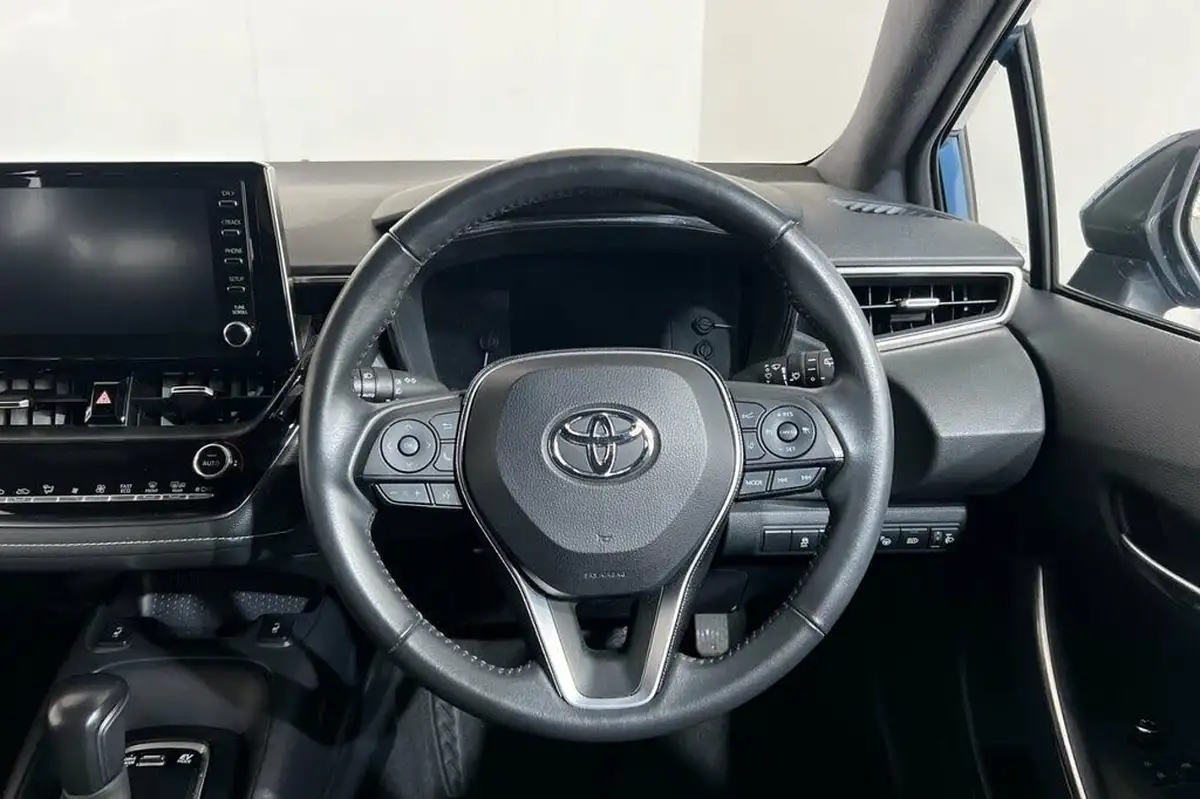 2021-toyota-corolla-18-vvt-i-icon-tech-spare-wheel-hatchback-5d-big-11
