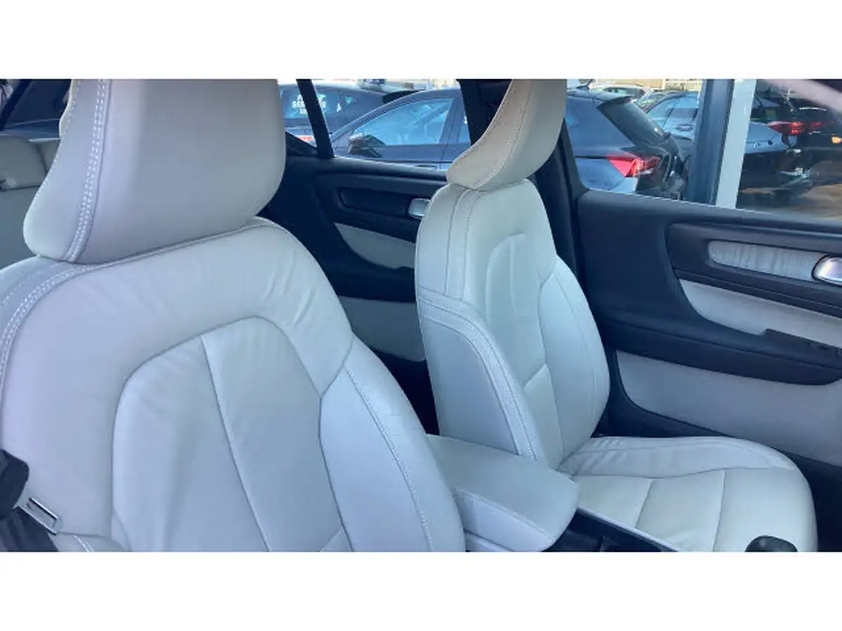 2021-volvo-xc40-15-t3-inscription-161bhp-big-32