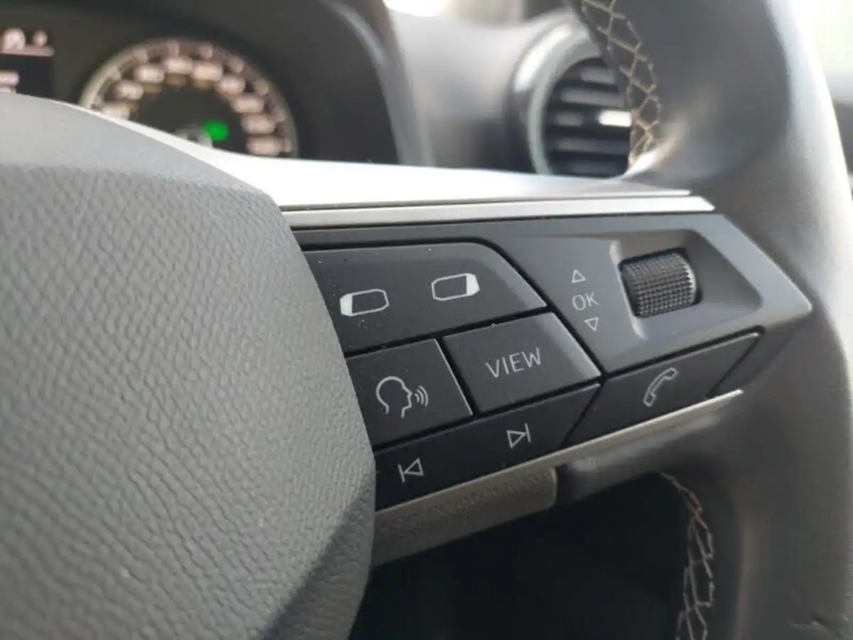 2022-seat-arona-10-tsi-xperience-dsg-big-12