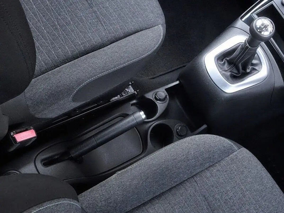 2016-citroen-c3-picasso-12-puretech-platinum-big-21