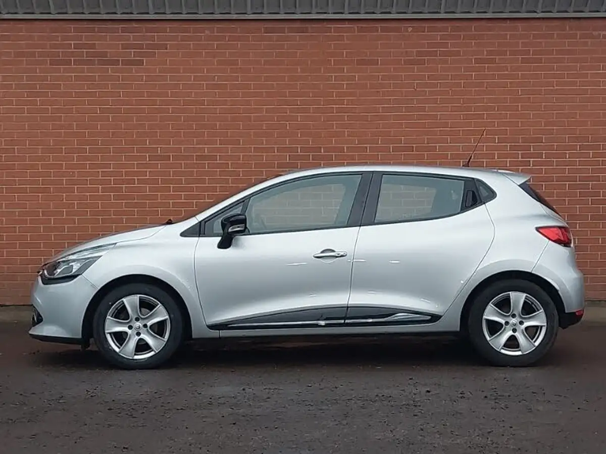 2016-renault-clio-09-tce-dynamique-nav-big-3
