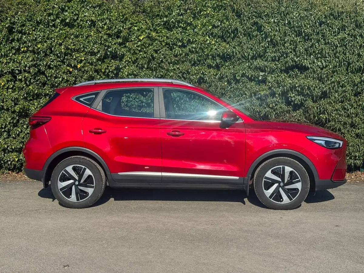 2022-mg-zs-suv-e-trophy-ev-156ps-long-range-big-3