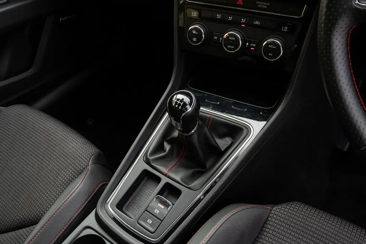 2018-seat-leon-14-tsi-fr-technology-sportcoupe-3d-big-29