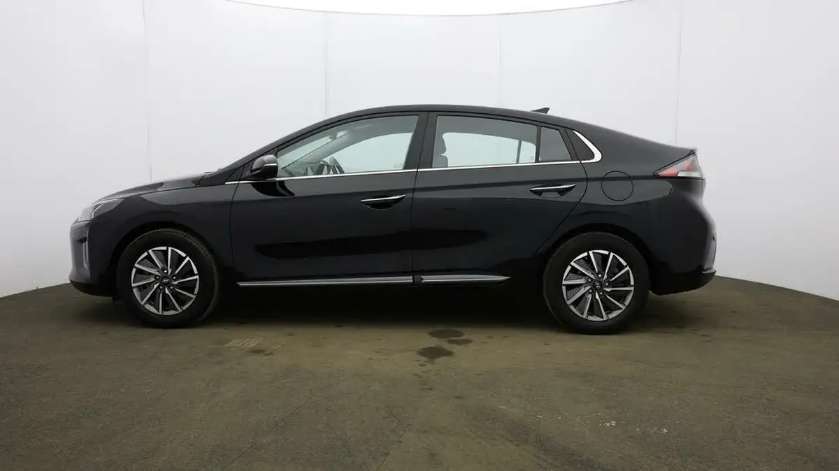 2022-hyundai-ioniq-e-premium-electric-big-3
