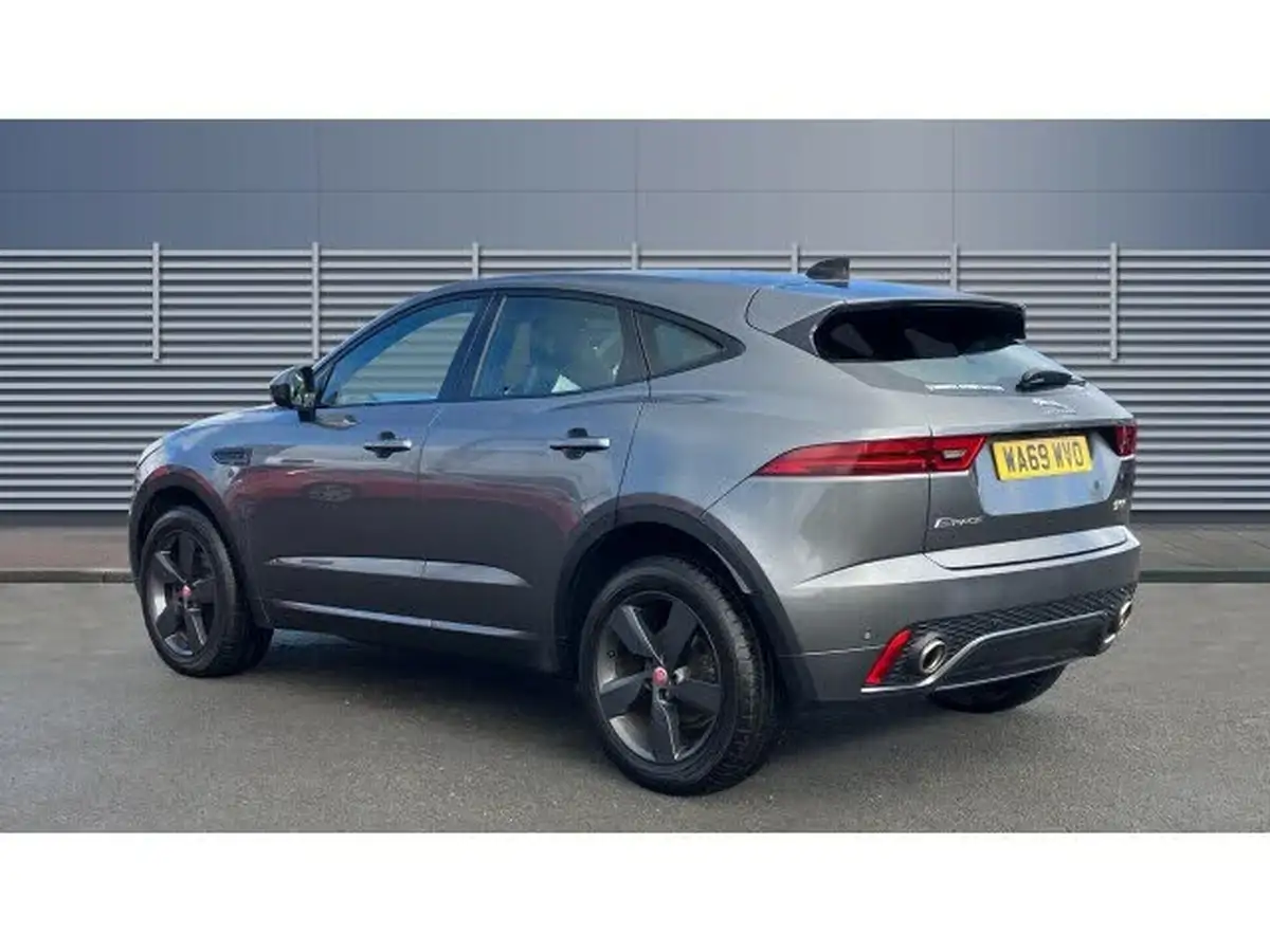 2019-jaguar-e-pace-20-i4d-chequered-flag-180ps-big-1