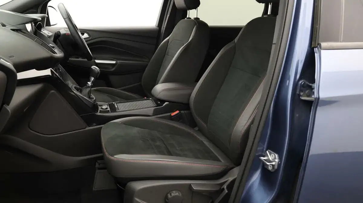 2019-ford-kuga-15tdci-st-line-ss-big-13