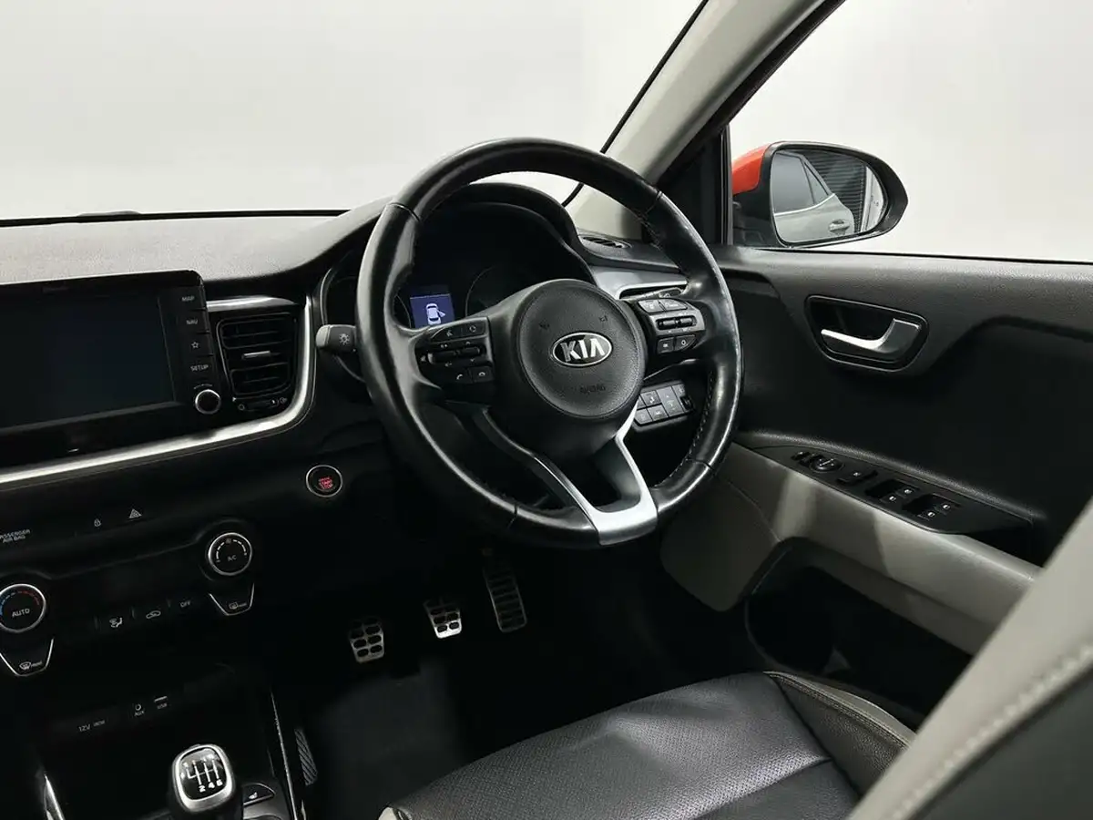 2018-kia-stonic-10-t-gdi-4-big-8