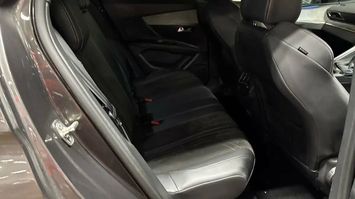 2021-peugeot-3008-suv-12-puretech-gt-big-5