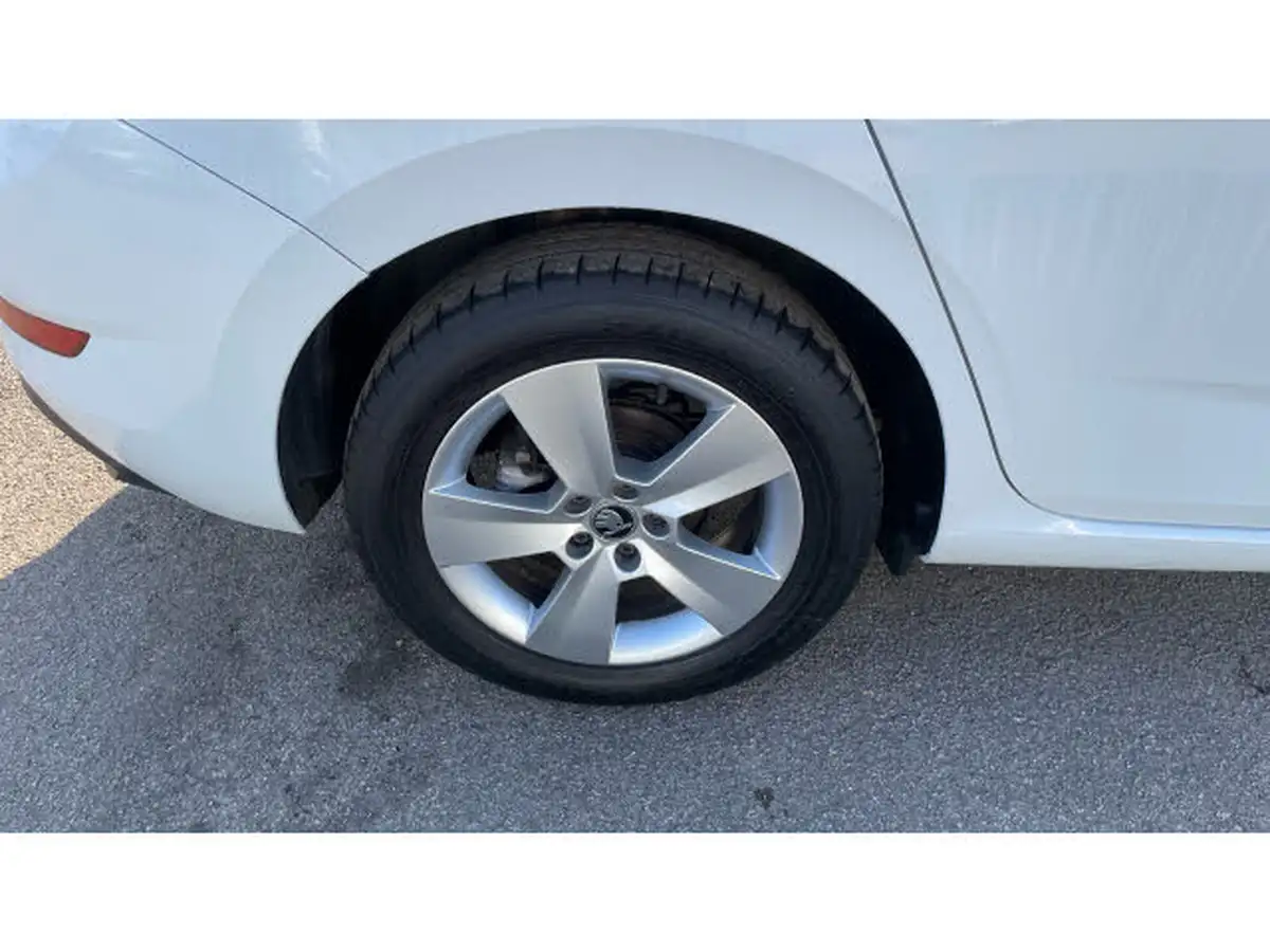 2020-skoda-scala-10-tsi-se-95ps-big-32