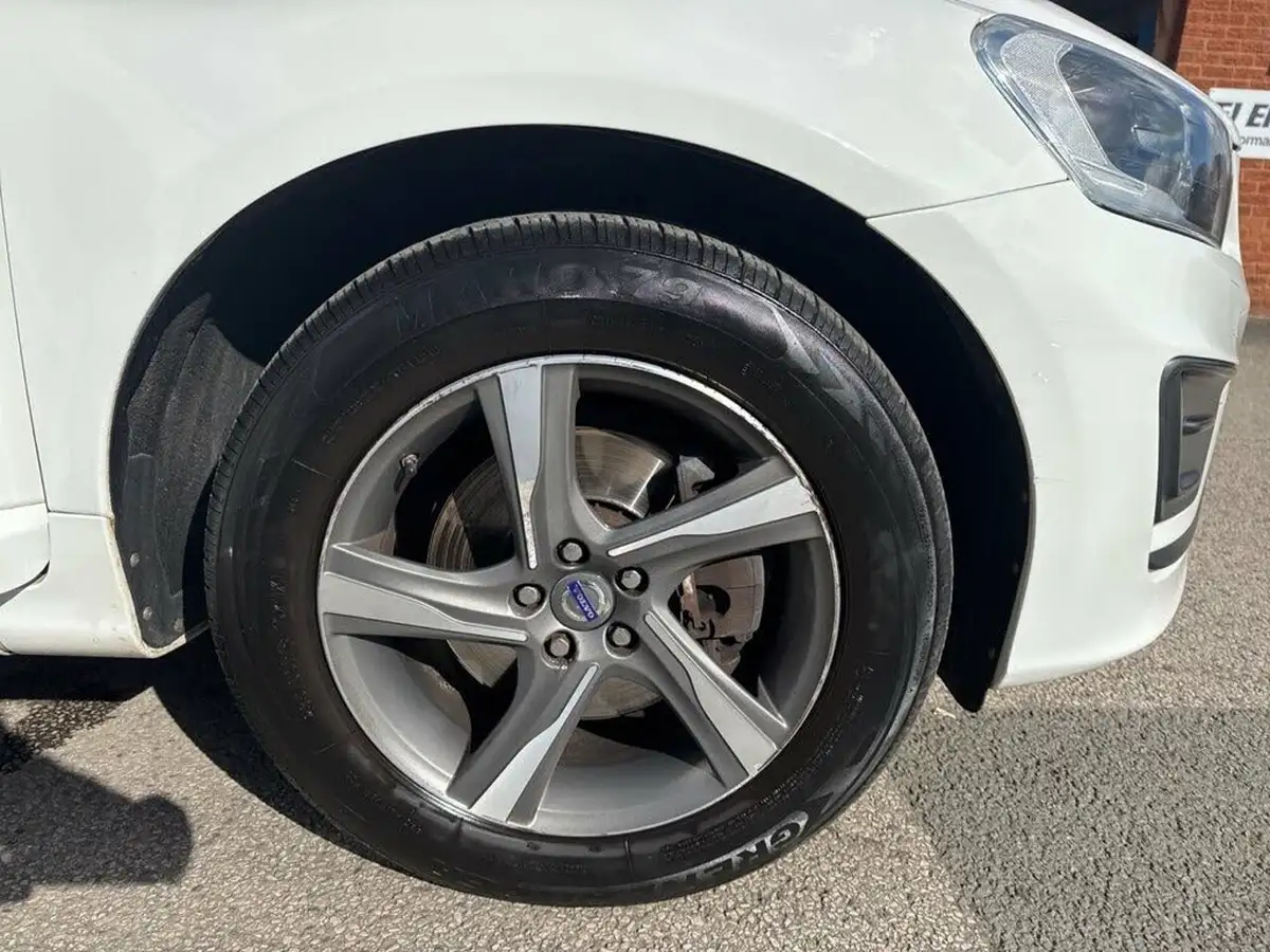 2014-volvo-xc60-20td-d4-r-design-lux-181bhp-nav-ss-1969cc-geartronic-big-28
