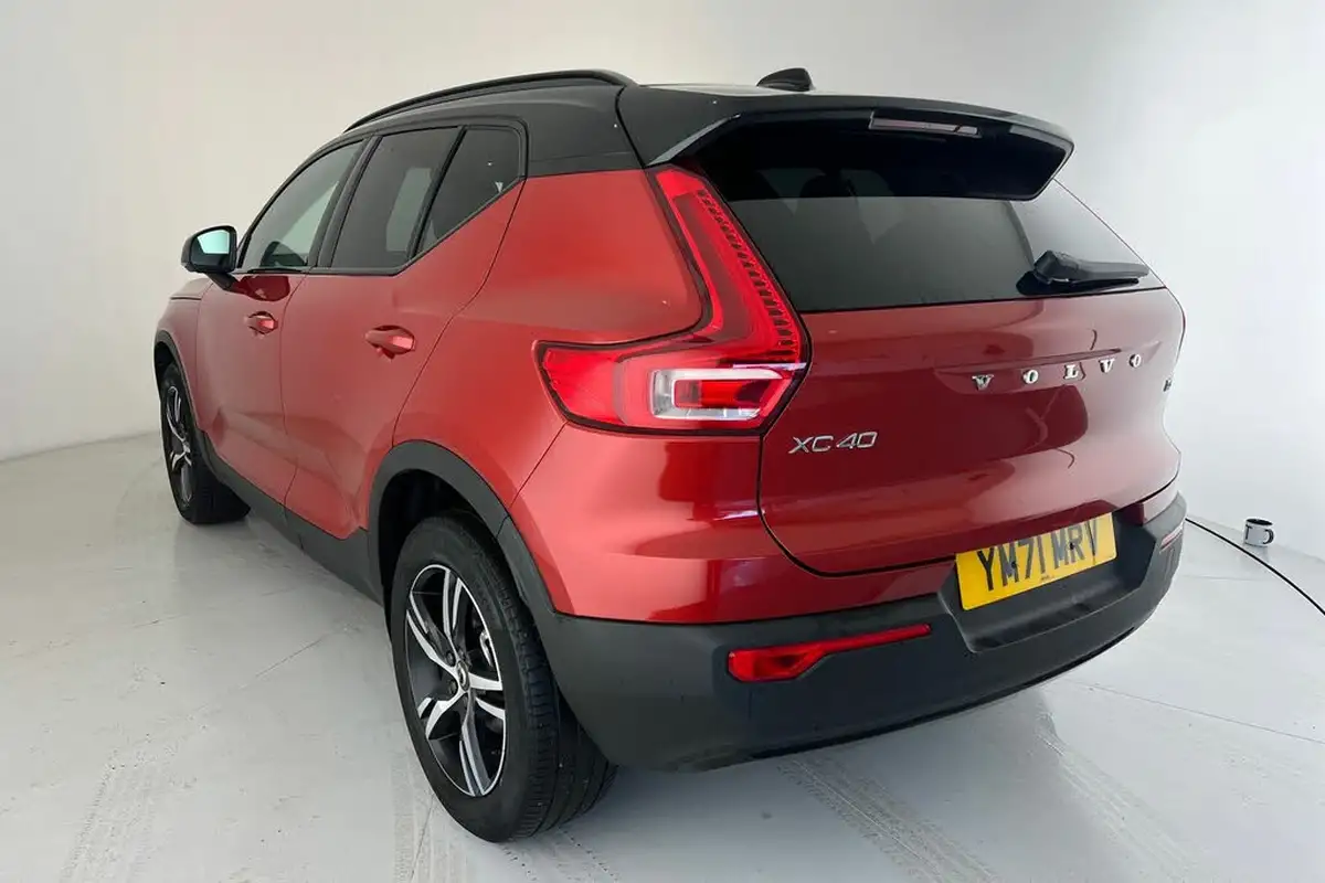 2022-volvo-xc40-15-t3-r-design-big-22