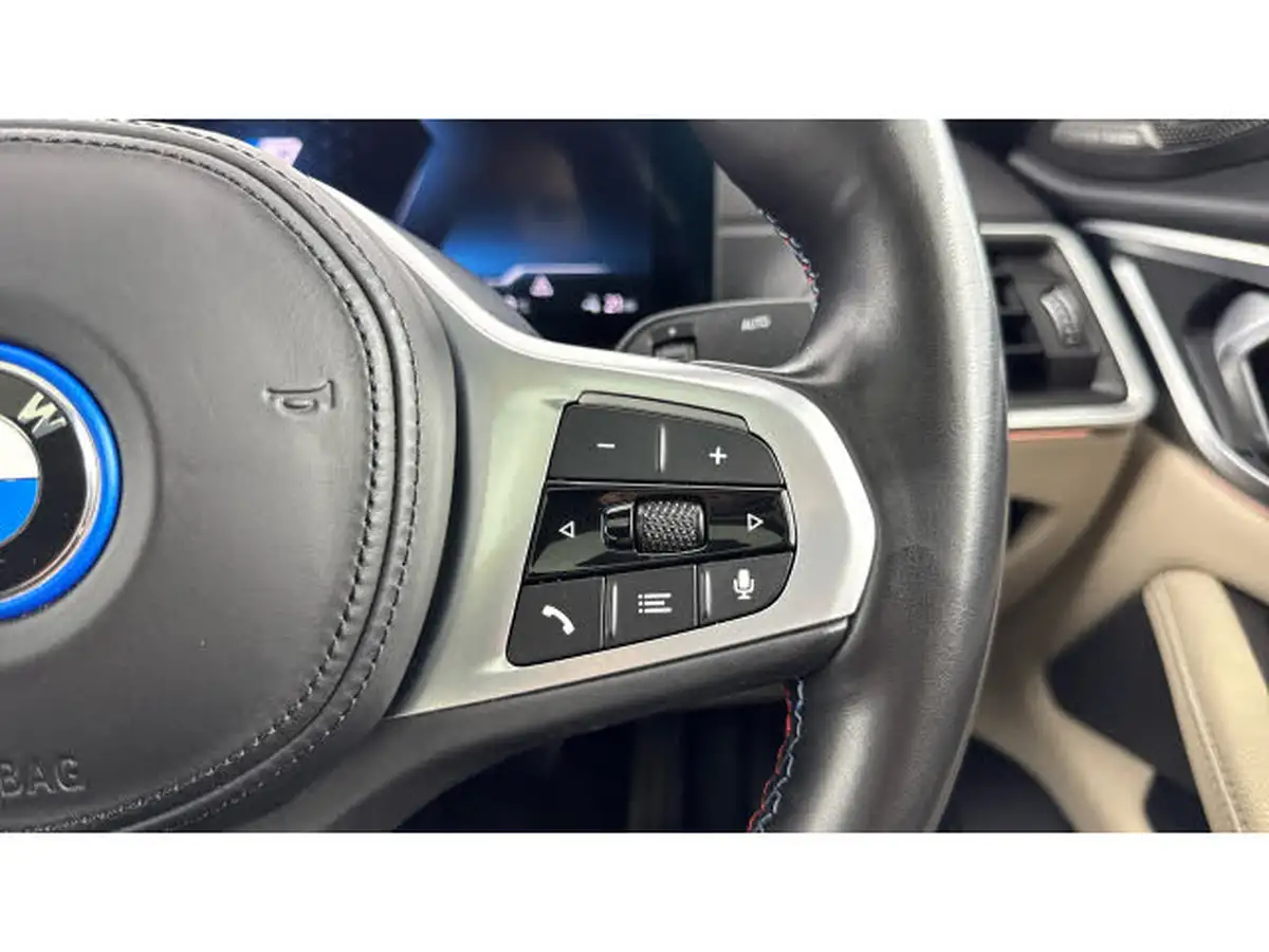 2022-bmw-i4-e-m50-big-33