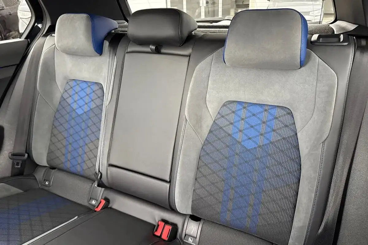 2021-volkswagen-golf-20-tsi-r-hatchback-big-13