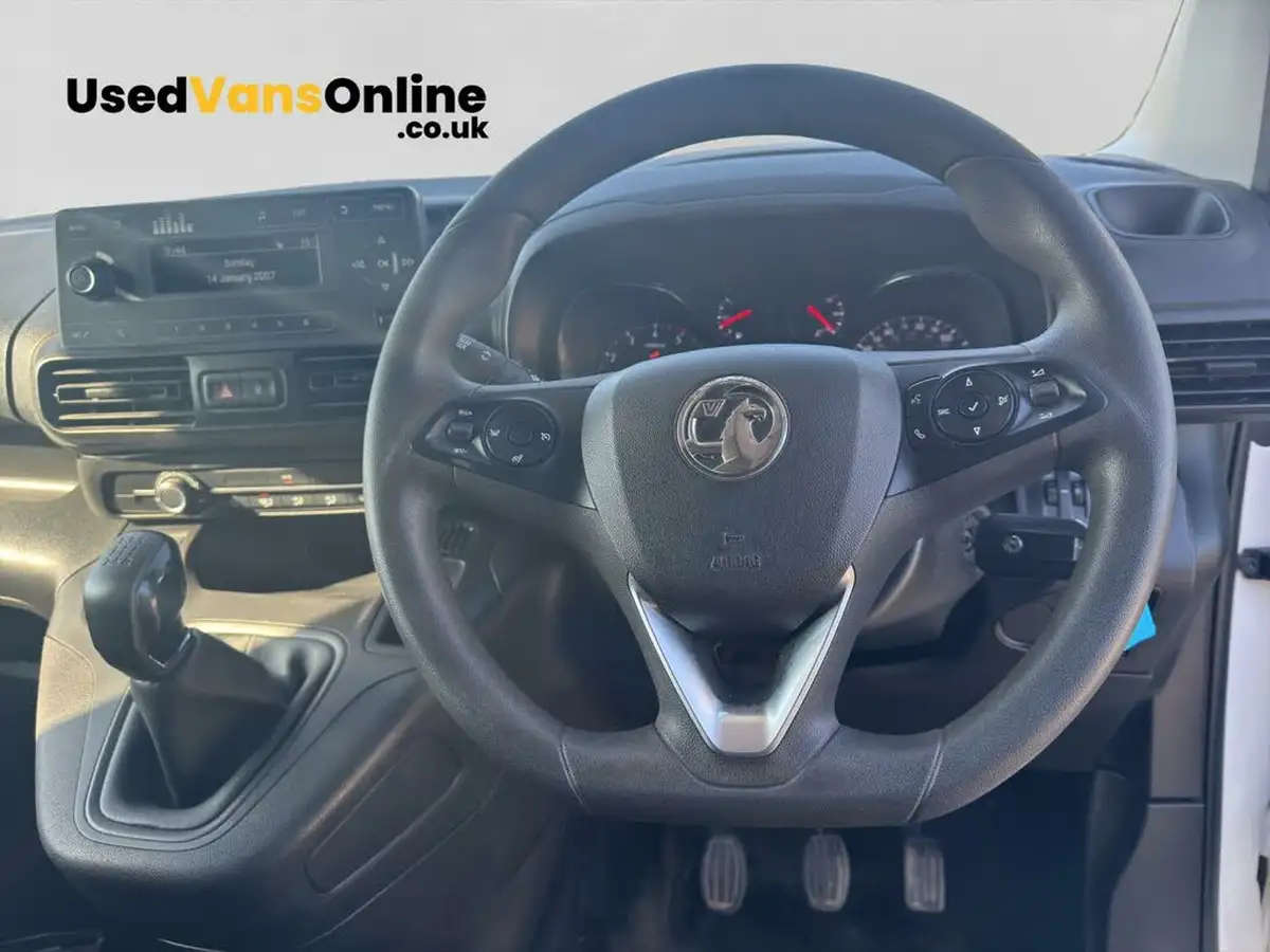 2019-vauxhall-combo-15cdti-sportive-2300-100pseu6d-t-l2h1-panel-big-9