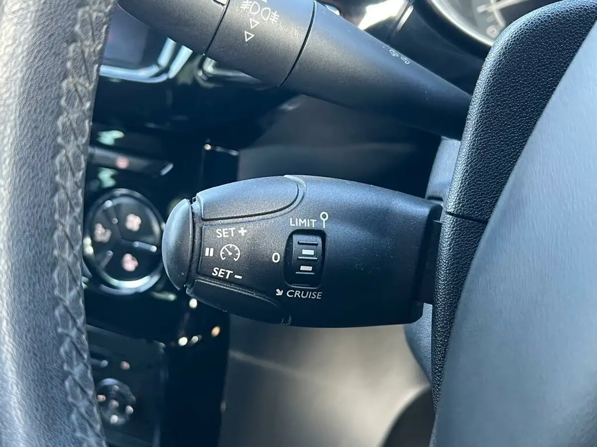 2014-citroen-ds3-16-dsire-plus-155ps-big-17
