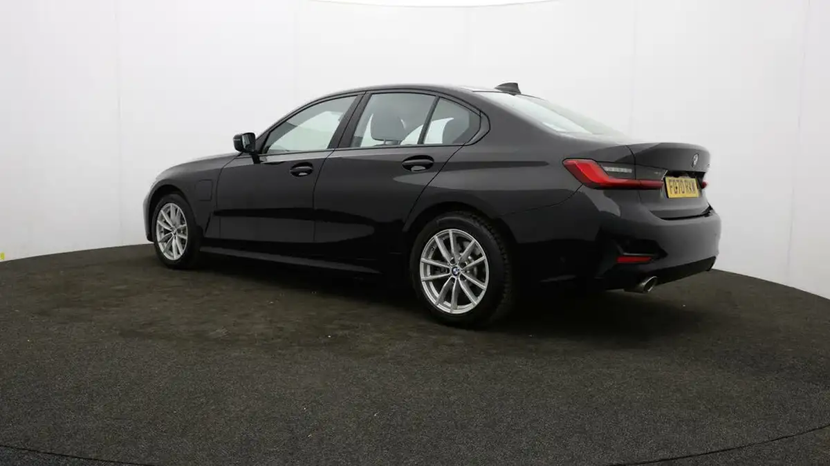 2020-bmw-3-series-20-330e-se-pro-saloon-4d-big-66