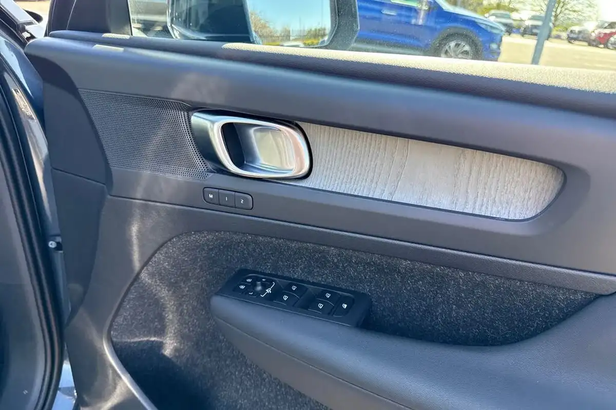 2020-volvo-xc40-15-t5-inscription-plug-in-hybrid-big-20