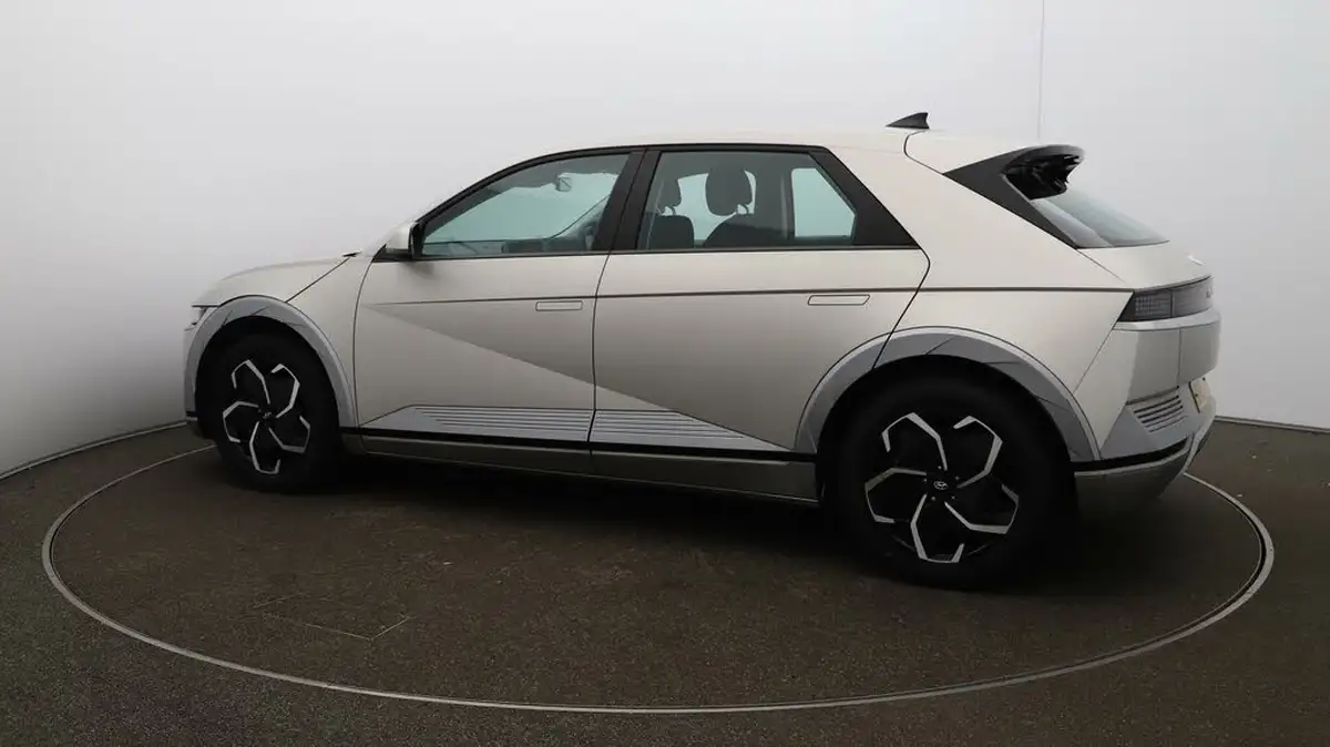 2022-hyundai-ioniq-5-e-premium-217ps-73kwh-rwd-big-38