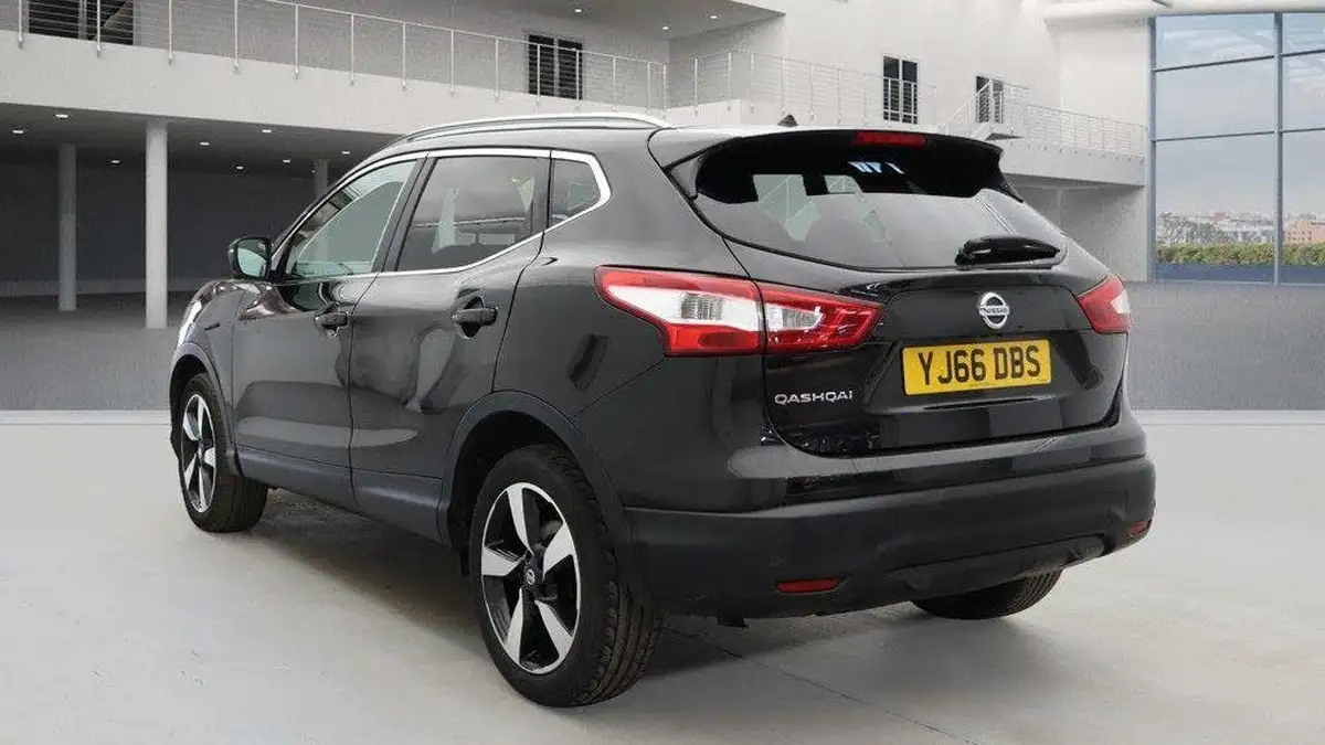 2017-nissan-qashqai-15dci-n-vision-18in-big-3