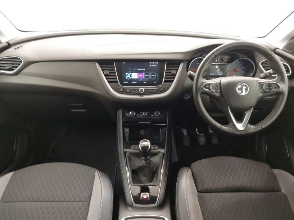 2021-vauxhall-grandland-x-12-griffin-big-2