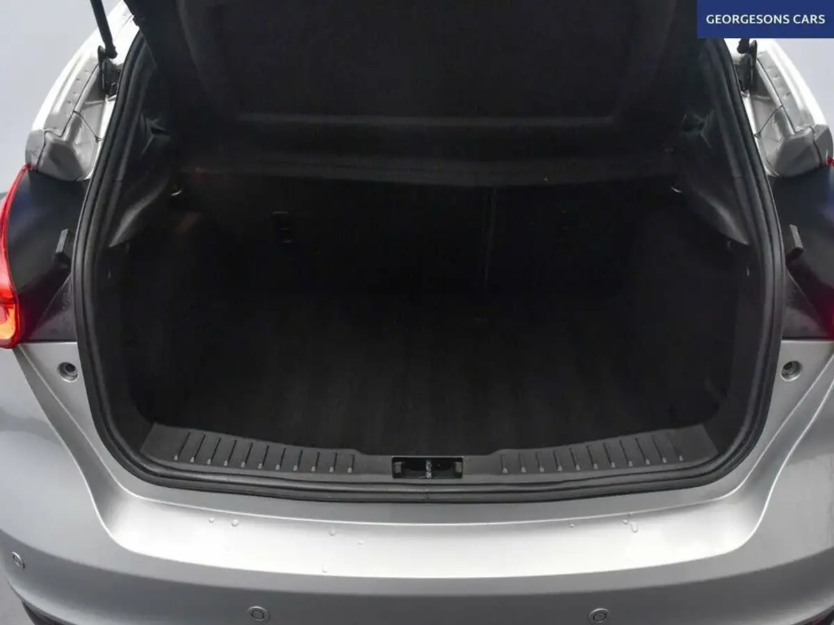 2017-ford-focus-20t-st3-hatchback-big-8