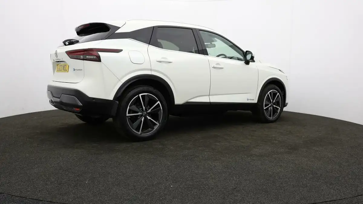 2023-nissan-qashqai-15-tekna-big-27