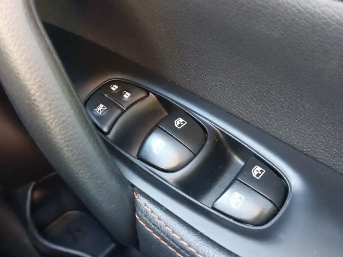 2019-nissan-qashqai-13-dig-t-n-motion-140ps-big-18
