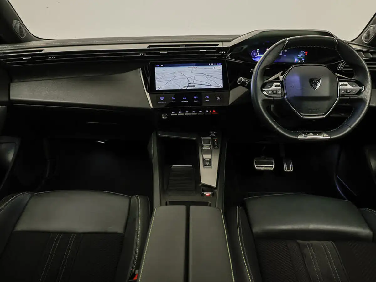 2024-peugeot-308-sw-e-gt-big-2